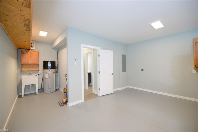 10410 Robins Nest LN, Gloucester, VA 23061