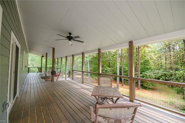 10410 Robins Nest LN, Gloucester, VA 23061