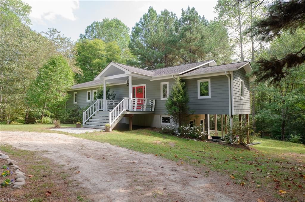 10410 Robins Nest LN, Gloucester, VA 23061