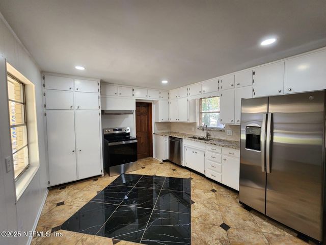 6523 HASLETT Drive N, Jacksonville, FL 32277