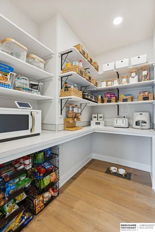 21359 E Circle, Elkhorn, NE 68022