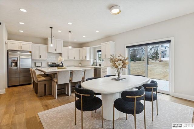 21359 E Circle, Elkhorn, NE 68022