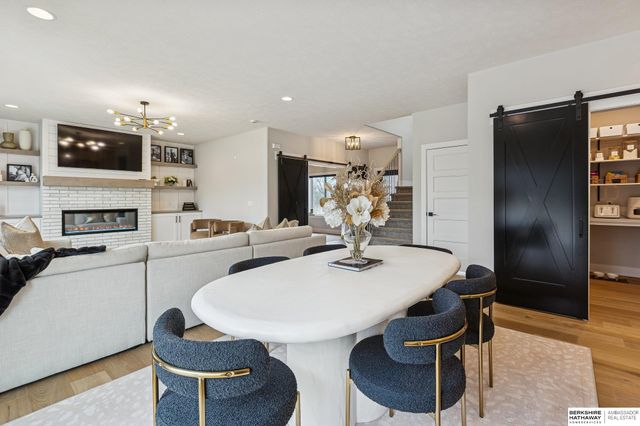 21359 E Circle, Elkhorn, NE 68022