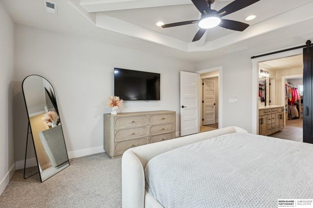 21359 E Circle, Elkhorn, NE 68022