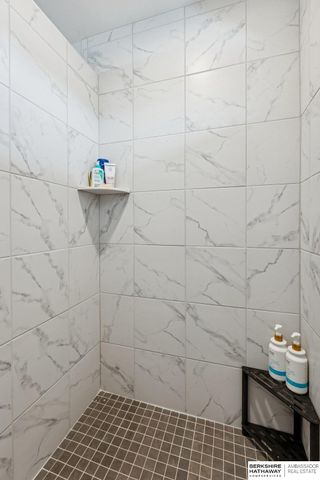 21359 E Circle, Elkhorn, NE 68022