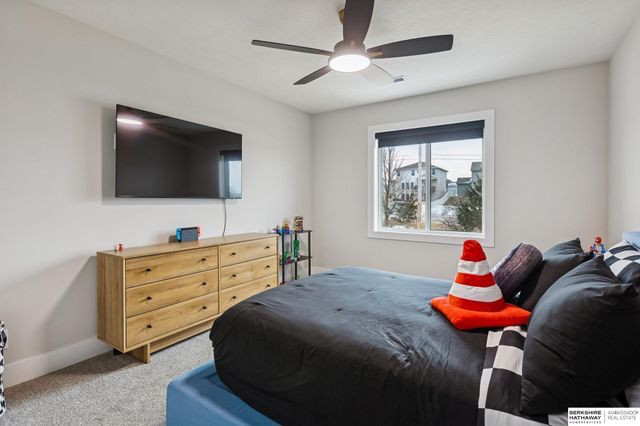 21359 E Circle, Elkhorn, NE 68022