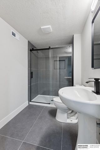 21359 E Circle, Elkhorn, NE 68022