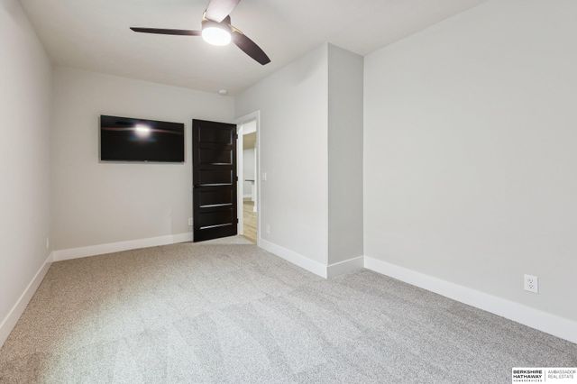 21359 E Circle, Elkhorn, NE 68022