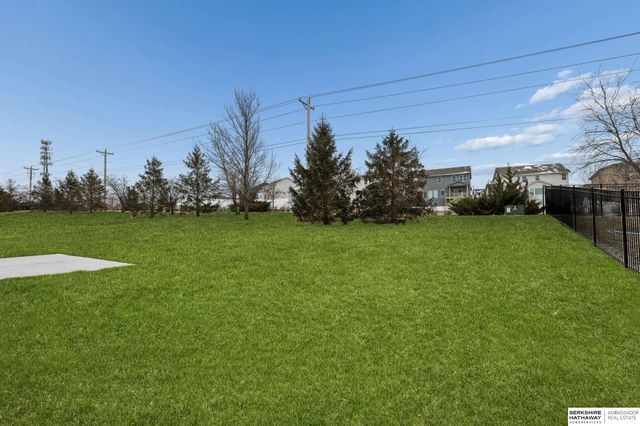 21359 E Circle, Elkhorn, NE 68022