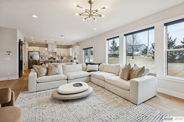 21359 E Circle, Elkhorn, NE 68022