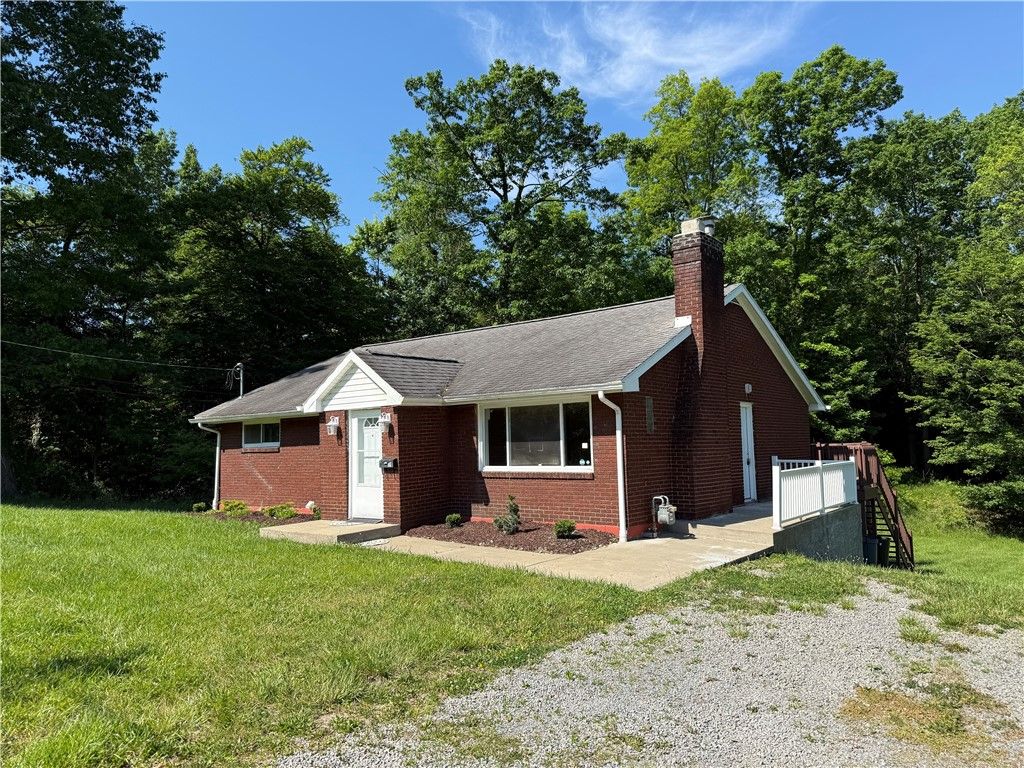 Image 1 of property listing at 111 N Cascade St, New Castle, PA 16101