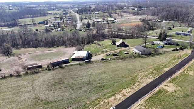 120 Daniel Lane, Westmoreland, TN 37186