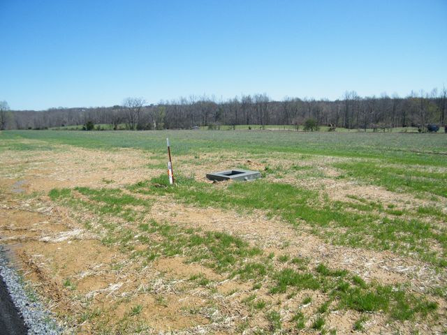 120 Daniel Lane, Westmoreland, TN 37186