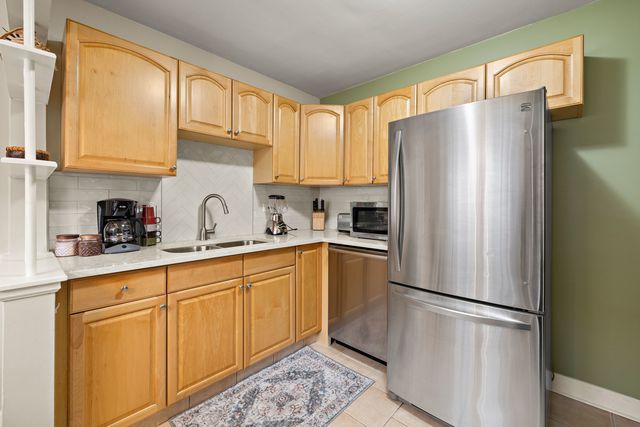 2739 W Summerdale Avenue 2W, Chicago, IL 60625
