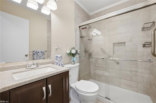 8157 Glass RD, Hayes, VA 23072