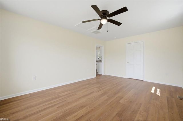 8157 Glass RD, Hayes, VA 23072