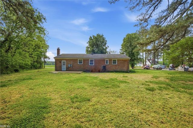 8157 Glass RD, Hayes, VA 23072