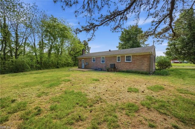 8157 Glass RD, Hayes, VA 23072