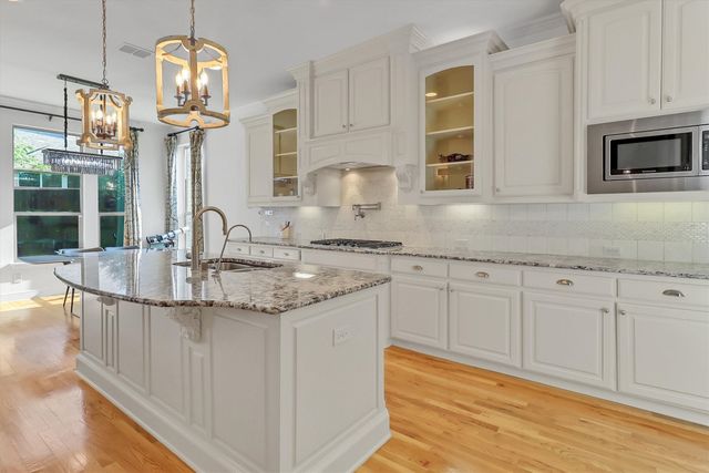 605 Royal Glen Drive, Murphy, TX 75094