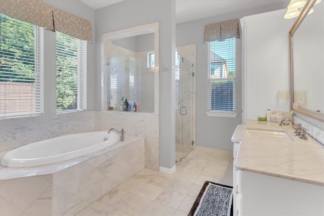 605 Royal Glen Drive, Murphy, TX 75094
