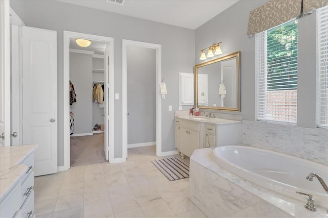 605 Royal Glen Drive, Murphy, TX 75094