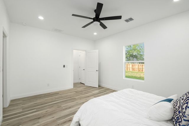 228 E Windjammer Road, Gun Barrel City, TX 75156
