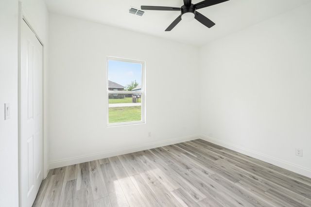 228 E Windjammer Road, Gun Barrel City, TX 75156