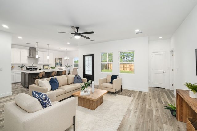 228 E Windjammer Road, Gun Barrel City, TX 75156