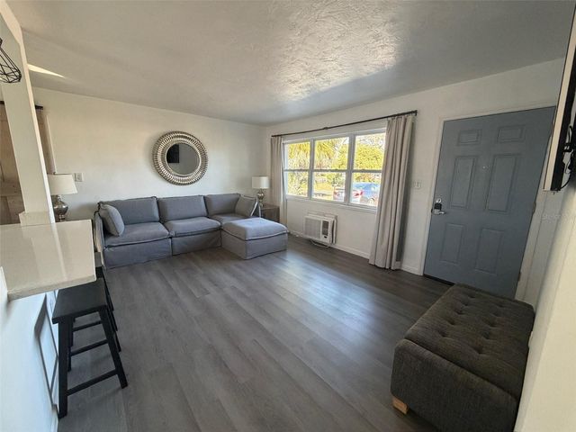 9372 88TH WAY, Seminole, FL 33777