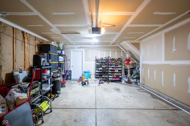 6628 Dunsdin Drive, Plainfield, IN 46168