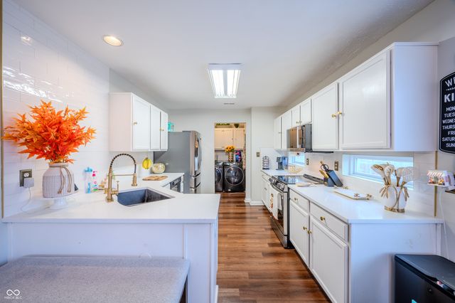 6628 Dunsdin Drive, Plainfield, IN 46168