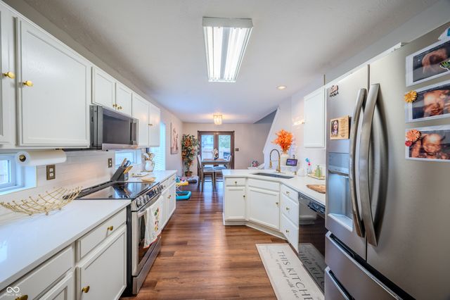 6628 Dunsdin Drive, Plainfield, IN 46168