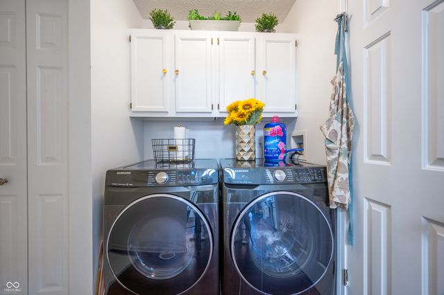 6628 Dunsdin Drive, Plainfield, IN 46168