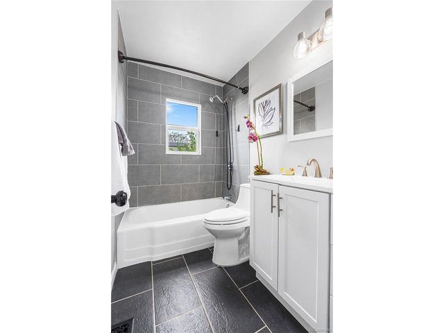 6980 Niagara St, Commerce City, CO 80022