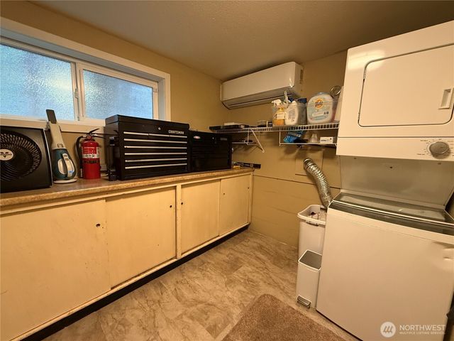 811 N Potlatch Drive, Hoodsport, WA 98548