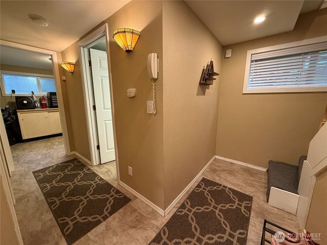 811 N Potlatch Drive, Hoodsport, WA 98548