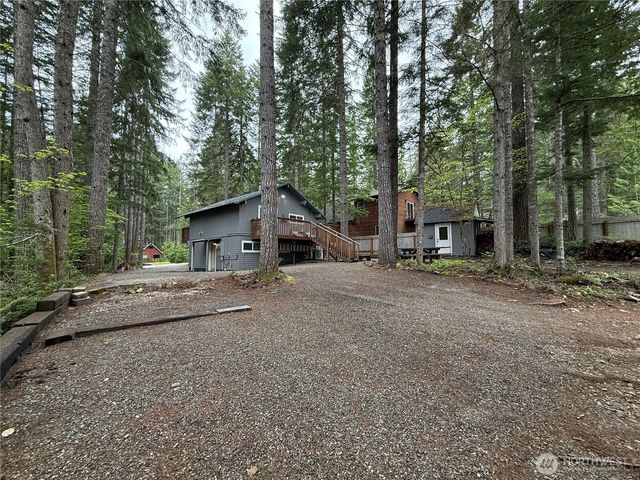 811 N Potlatch Drive, Hoodsport, WA 98548