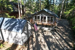 811 N Potlatch Drive, Hoodsport, WA 98548