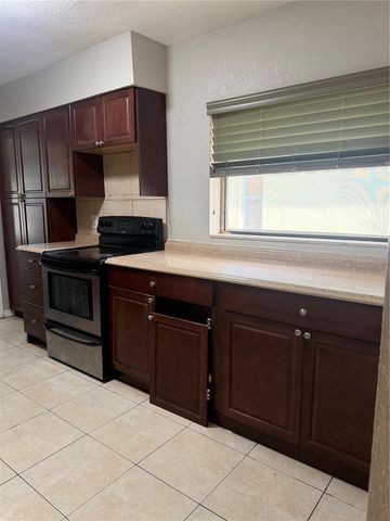 3255 18TH STREET N, St Petersburg, FL 33713