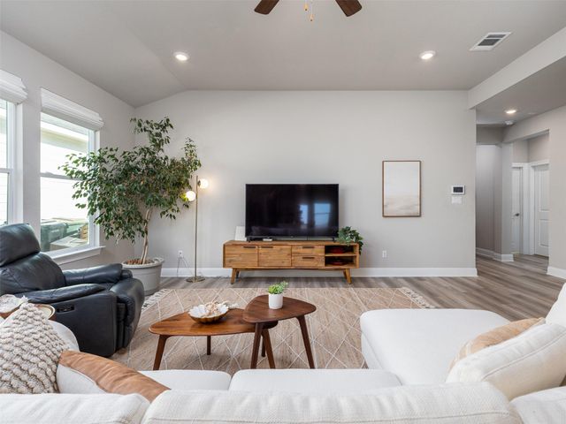 167 Victoria Peak LOOP, Dripping Springs, TX 78620