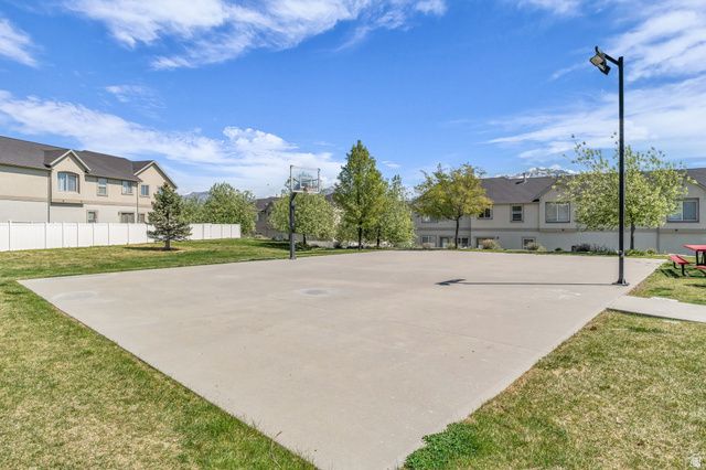 10782 S WYNGATE PARK DR, South Jordan, UT 84095