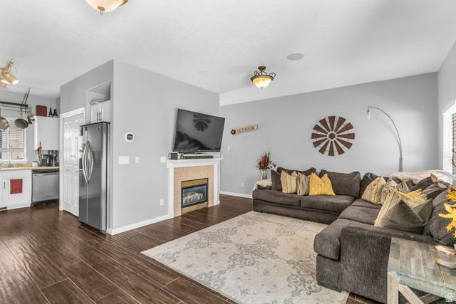 10782 S WYNGATE PARK DR, South Jordan, UT 84095