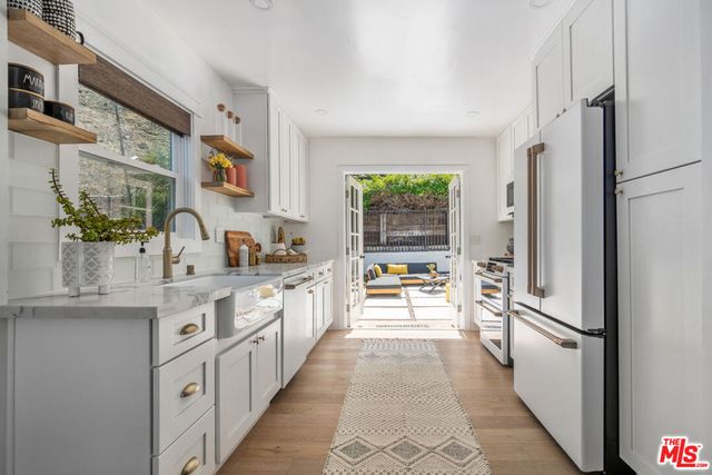 12248 Laurel Terrace Drive, Studio City, CA 91604
