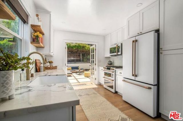 12248 Laurel Terrace Drive, Studio City, CA 91604