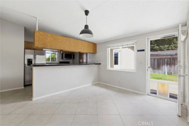 2128 College, Costa Mesa, CA 92627