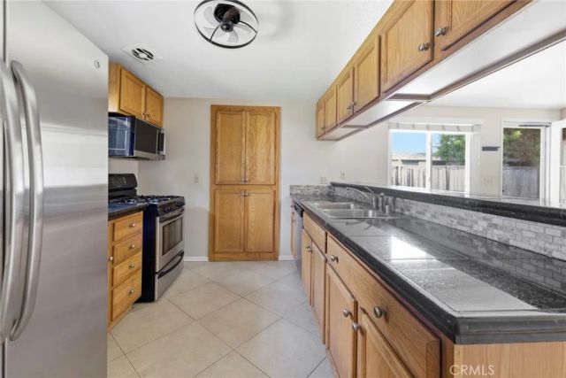 2128 College, Costa Mesa, CA 92627