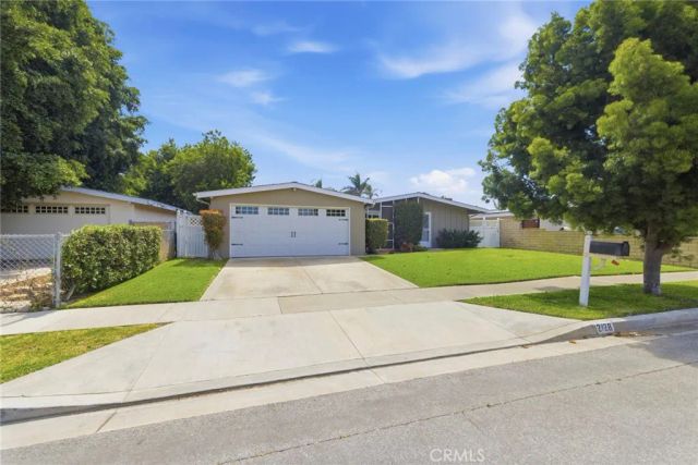 2128 College, Costa Mesa, CA 92627