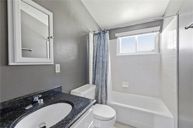 2128 College, Costa Mesa, CA 92627