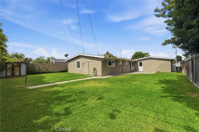 2128 College, Costa Mesa, CA 92627
