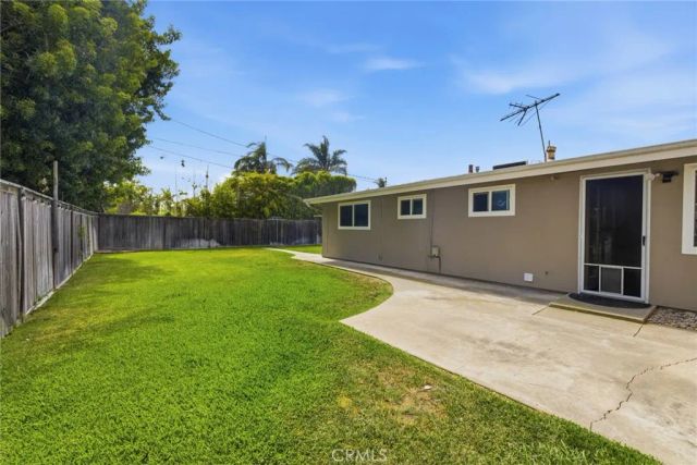 2128 College, Costa Mesa, CA 92627